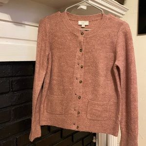 Comfy pink sweater from the loft. Size xs but fits like a small.